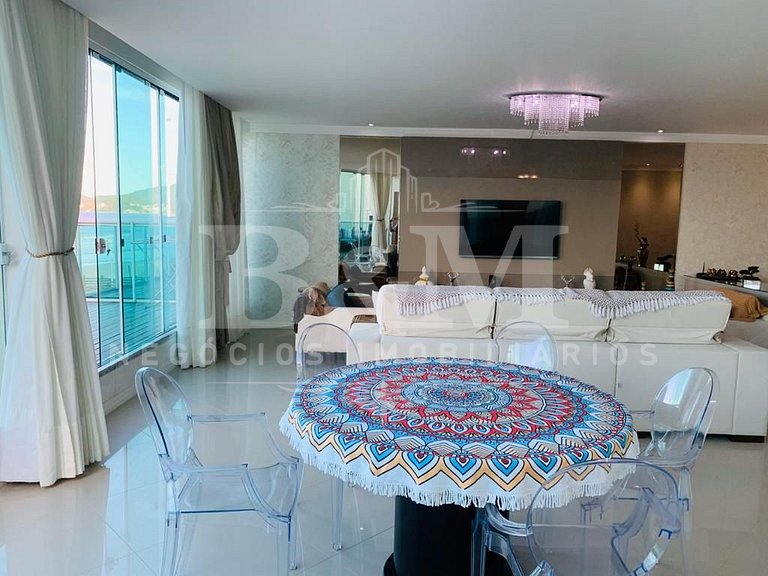 apartamento beira mar em Bombas