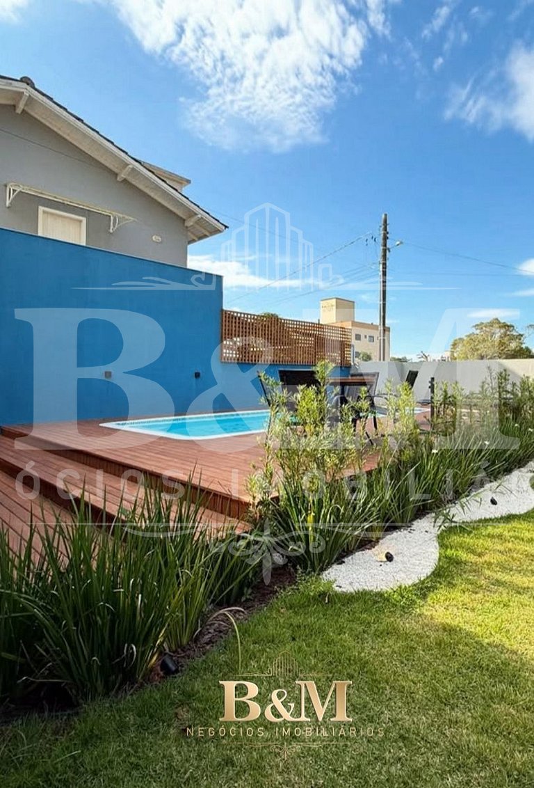 Casa com piscina ampla e confortável