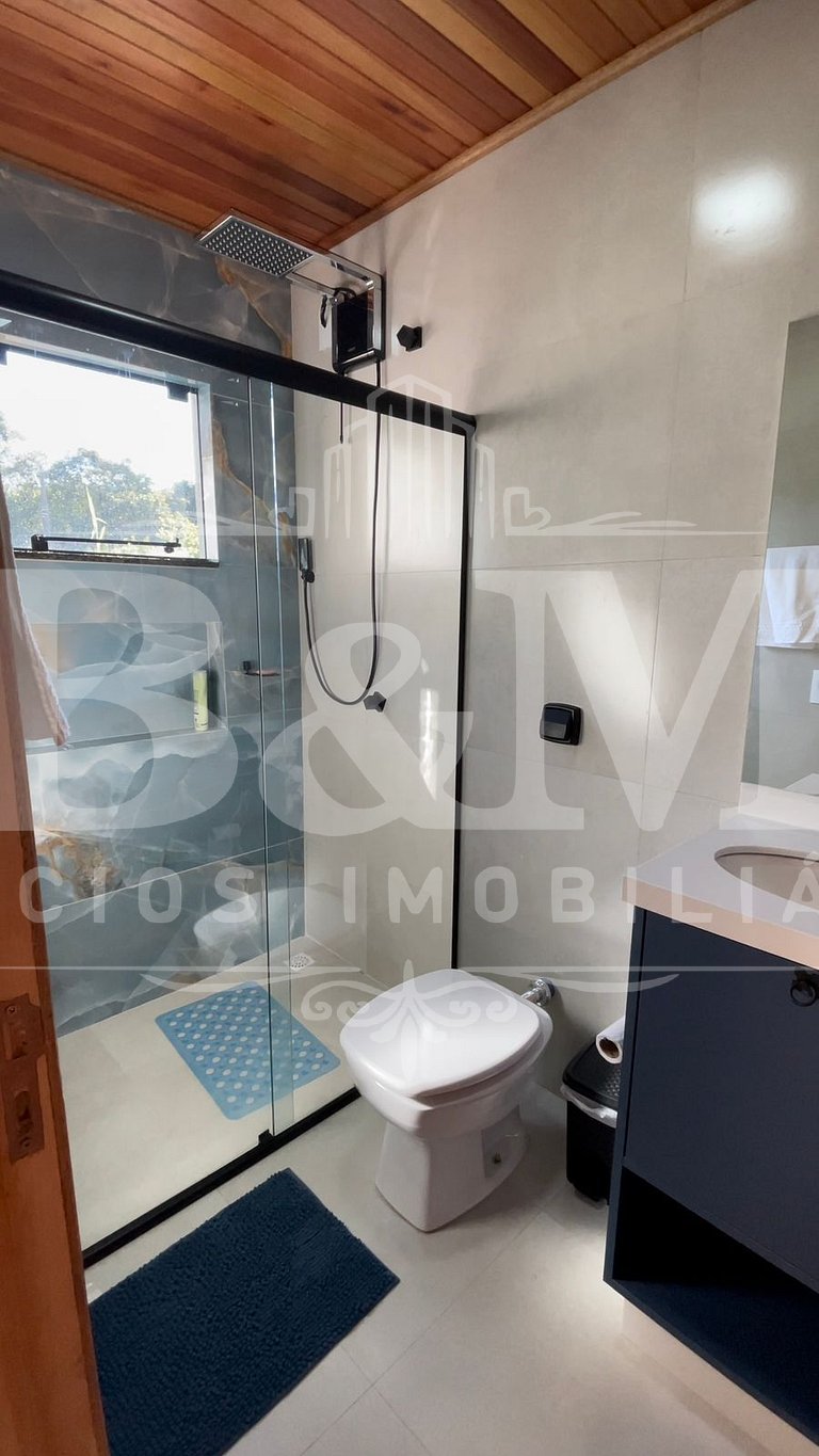 Casa com piscina ampla e confortável