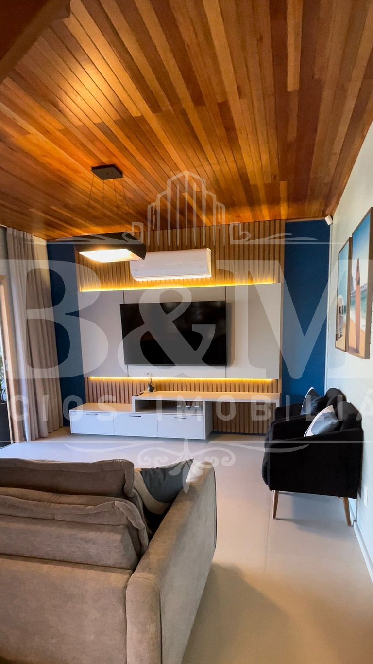 Casa com piscina ampla e confortável