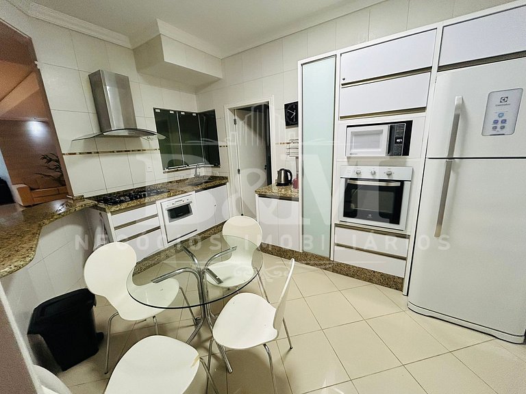 Apartamento alto padrão em Bombas com vista mar