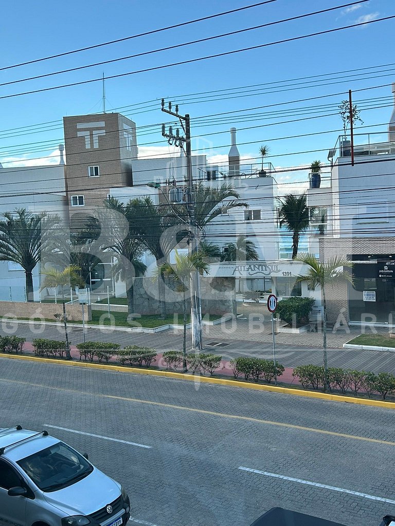 Apartamento auto padrão em Bombas com vista mar