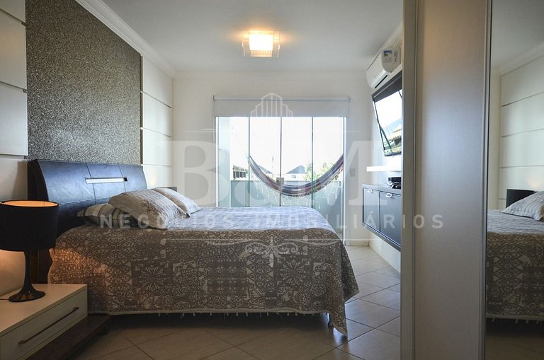 Casa alto padrão praia do Mariscal