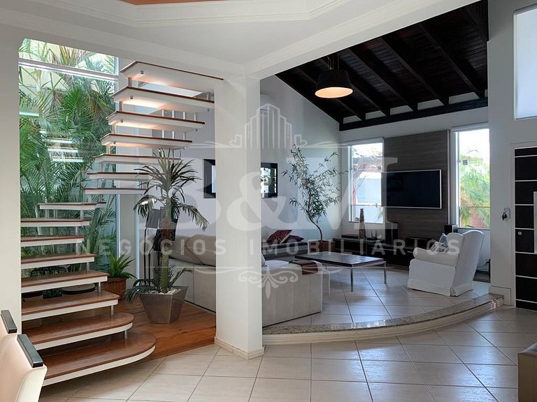 Casa alto padrão praia do Mariscal