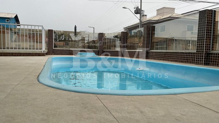 Apartamento com piscina para 4 pessoas