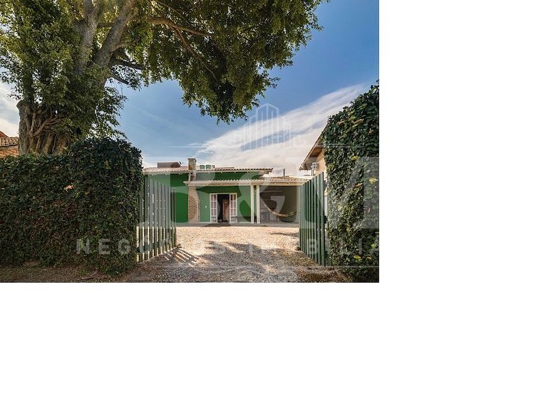 Casa no centro de Bombinhas para 6 pessoas