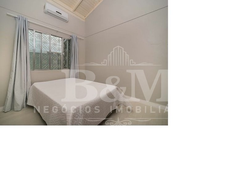 Casa no centro de Bombinhas para 6 pessoas