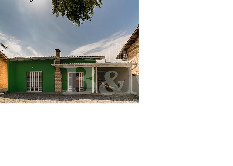 Casa no centro de Bombinhas para 6 pessoas
