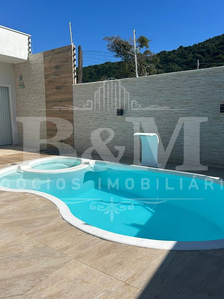 Casa com piscina em Bombas para 10 pessoas