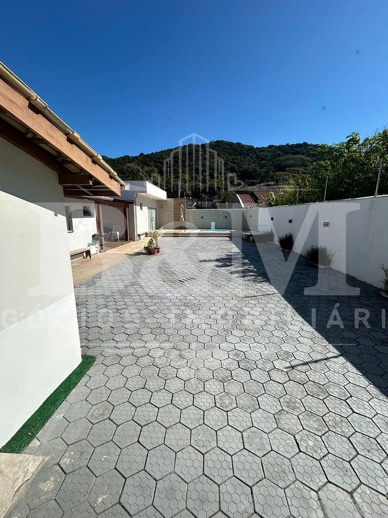 Casa com piscina em Bombas para 10 pessoas