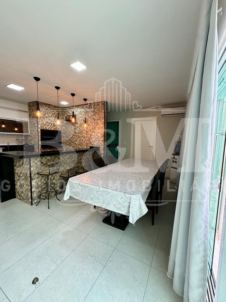 Linda Casa para até 15 pessoas com piscina