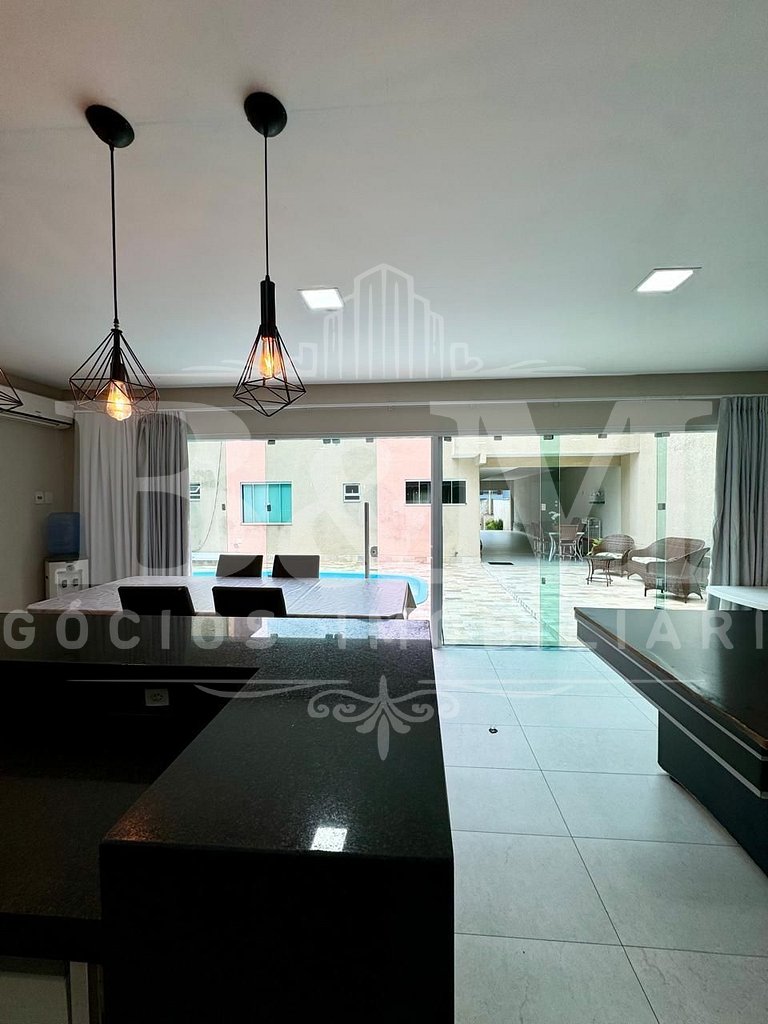 Linda Casa para até 15 pessoas com piscina