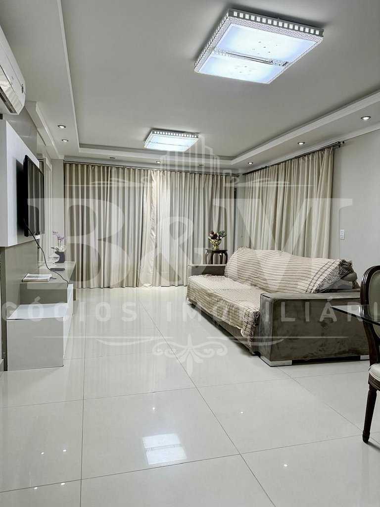 Linda Casa para até 15 pessoas com piscina