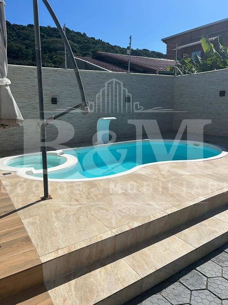 Casa com piscina em Bombas para 10 pessoas