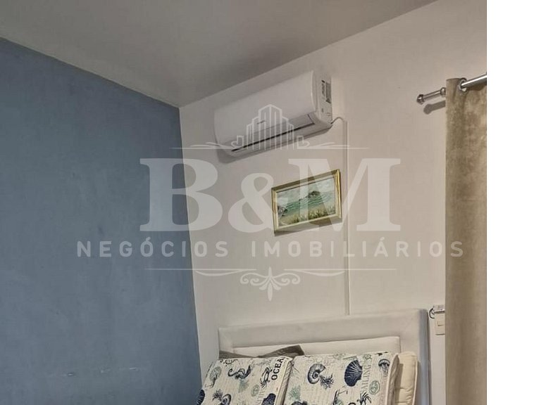 Sobrado a poucos metros do mar em Bombas