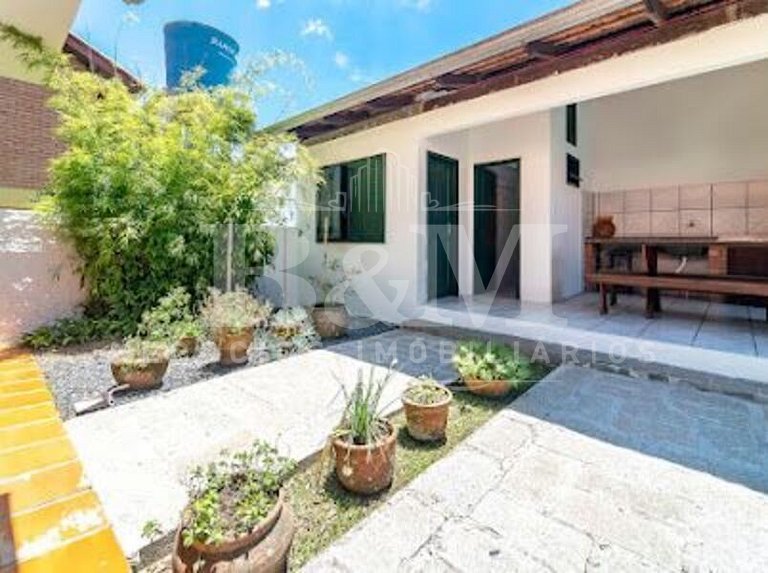 Linda casa Rua Salema Centro
