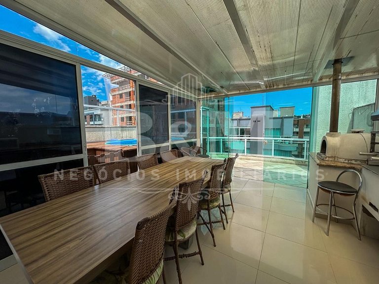 Apartamento para 12 pessoas com piscina