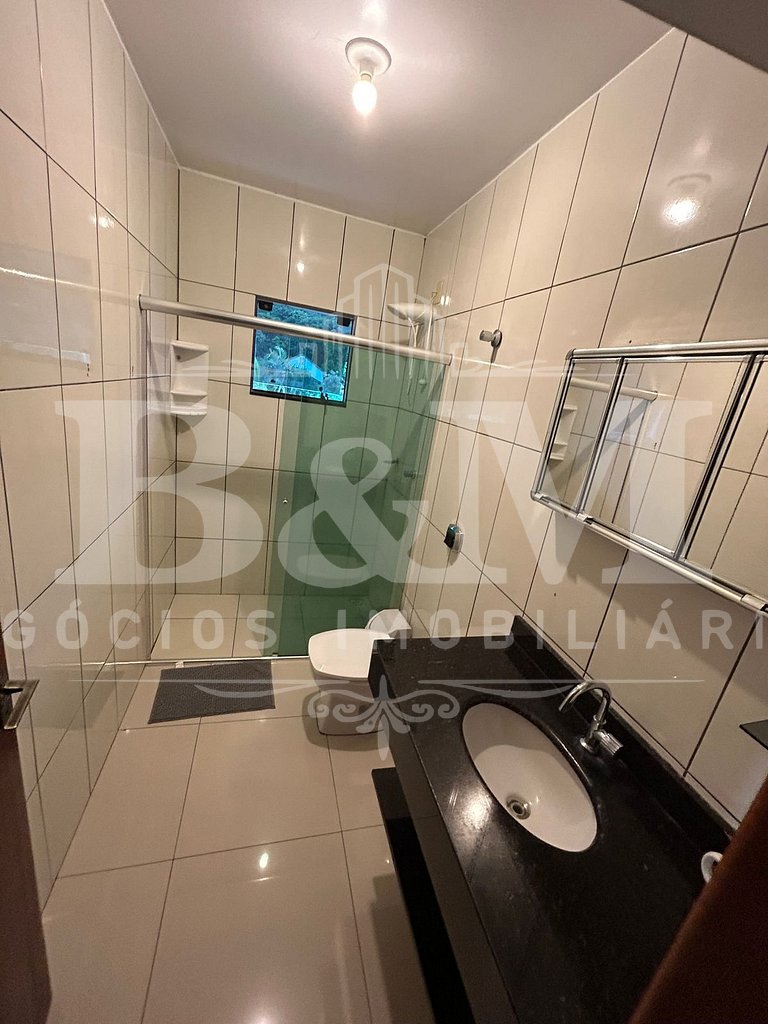 Casa com 4 Quartos (1 Suíte) – 950m da Praia
