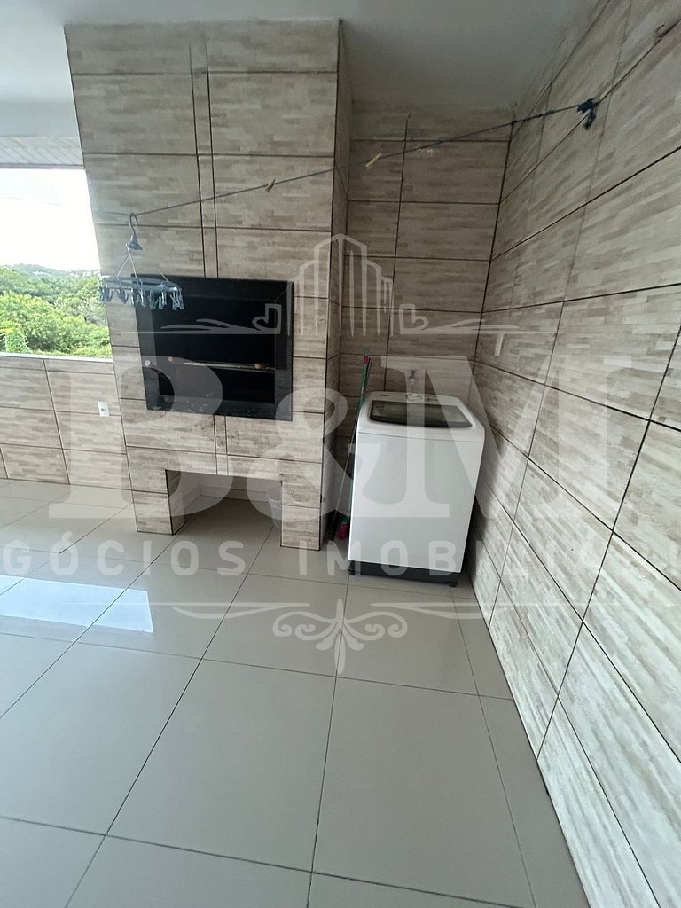 Casa com 4 Quartos (1 Suíte) – 950m da Praia