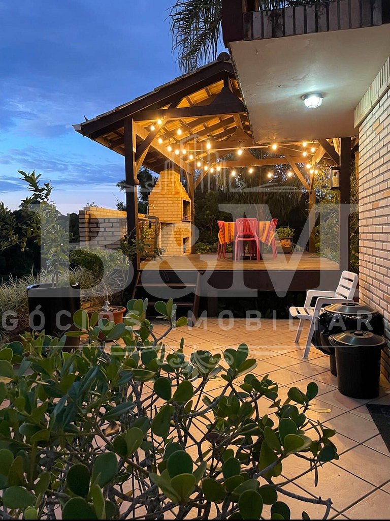 Linda casa em Bombinhas com vista mar