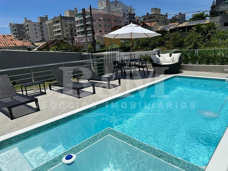 Casa espaçosa em Bombas com piscina – ideal para grupos e fa