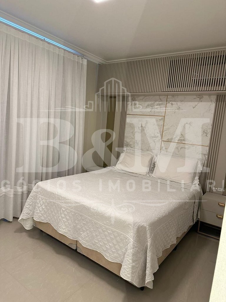 Casa espaçosa em Bombas com piscina – ideal para grupos e fa