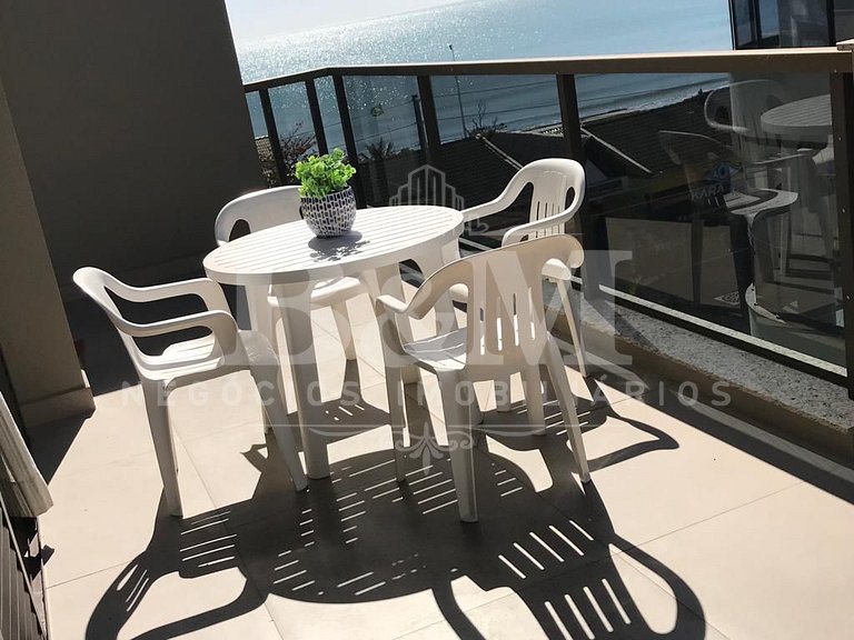 Lindo Apartamento com Vista para o Mar em Bombas