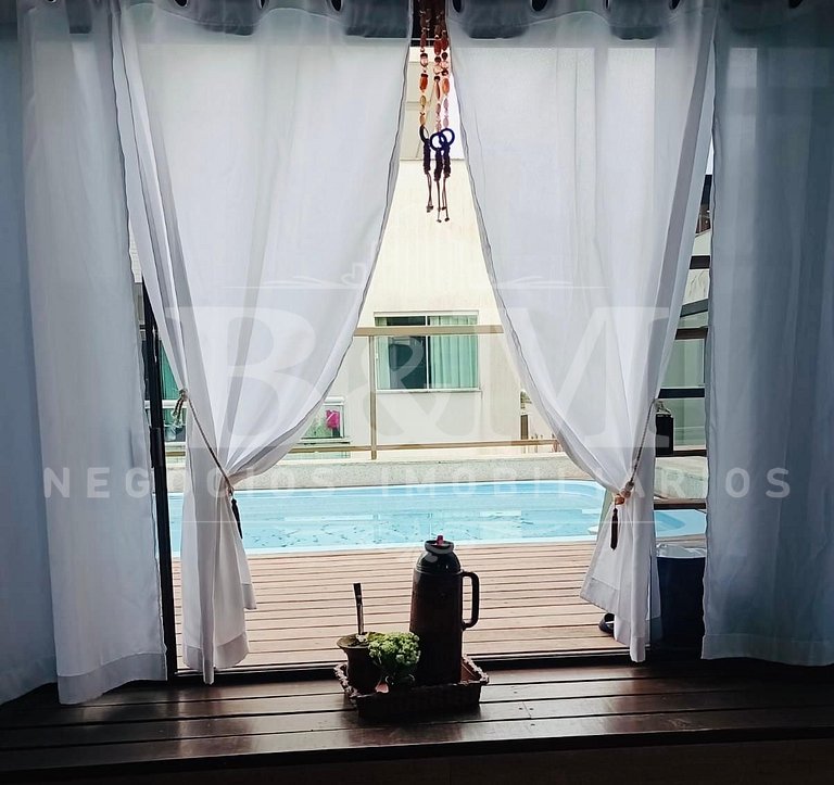 Cobertura com piscina em Bombas