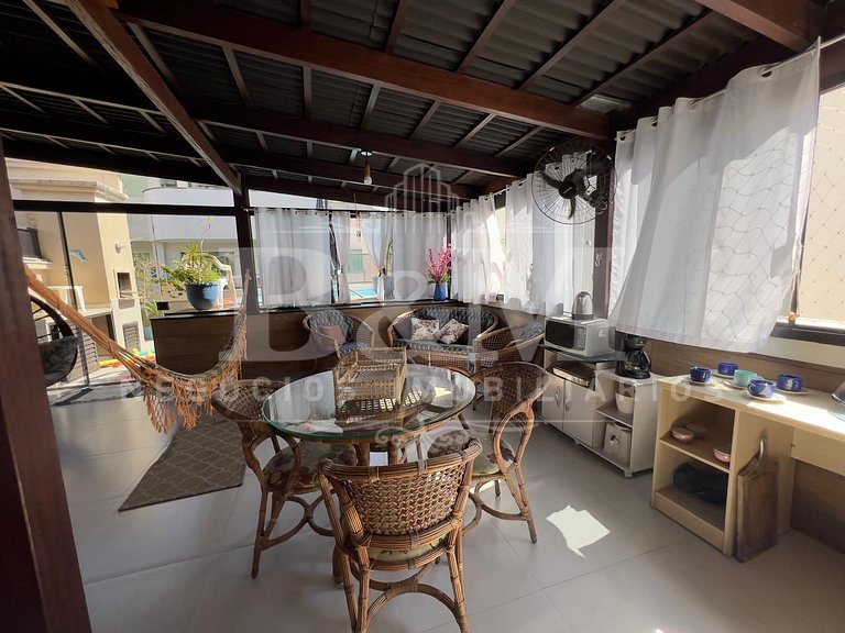 Hermosa cobertura a 80 mt de la playa de Bombas, con piscina