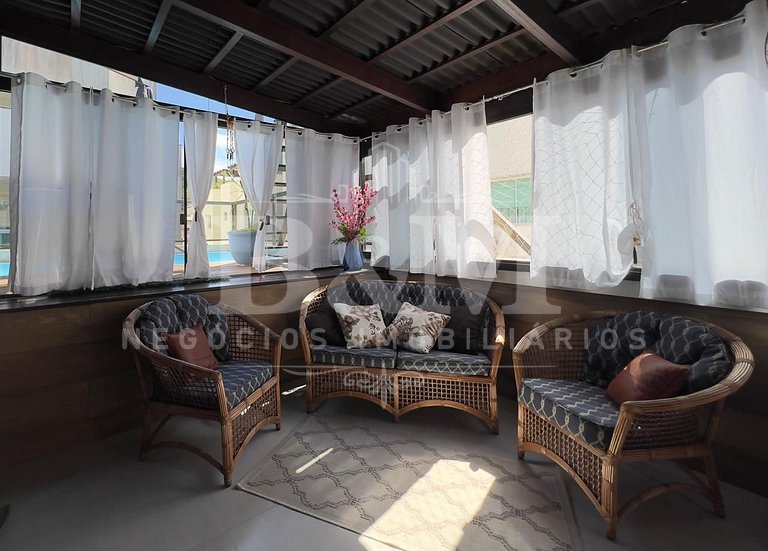 Hermosa cobertura a 80 mt de la playa de Bombas, con piscina