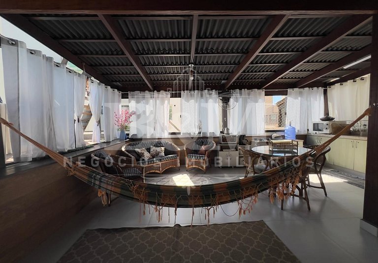 Hermosa cobertura a 80 mt de la playa de Bombas, con piscina