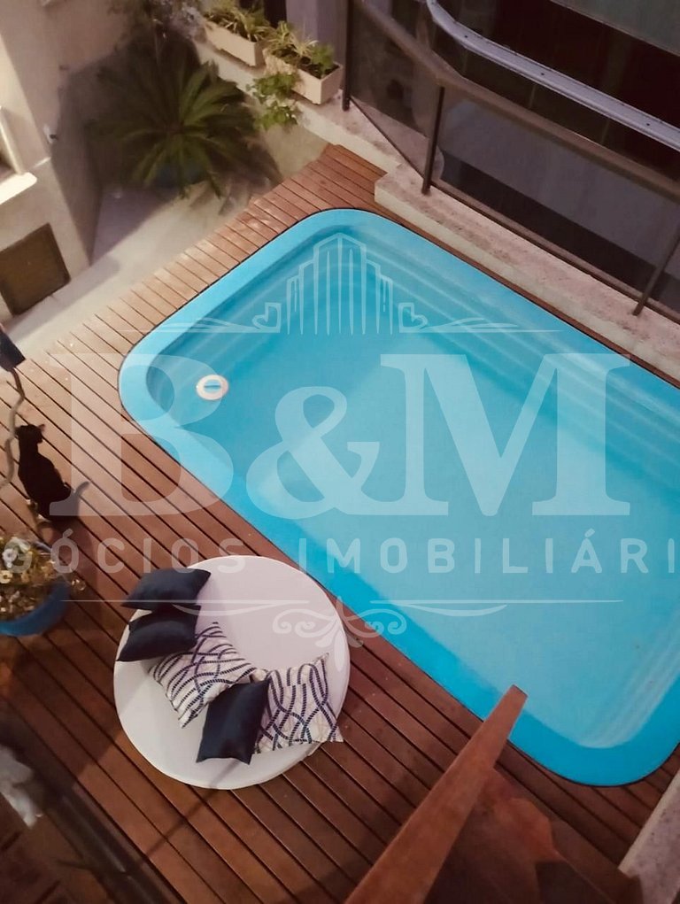 Cobertura com piscina em Bombas