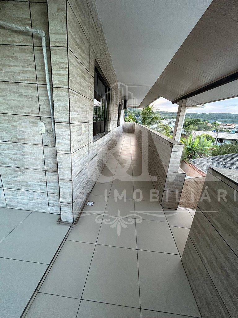 Casa com 4 Quartos (1 Suíte) – 950m da Praia