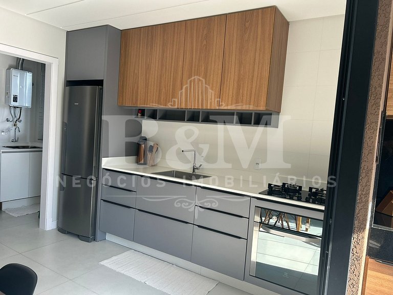 Apartamento em Bombas | 2 Suítes | 80m da Praia