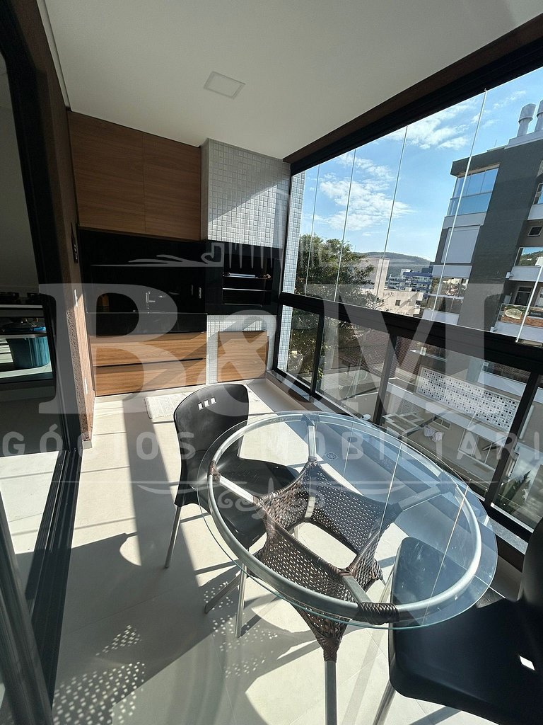 Apartamento em Bombas | 2 Suítes | 80m da Praia