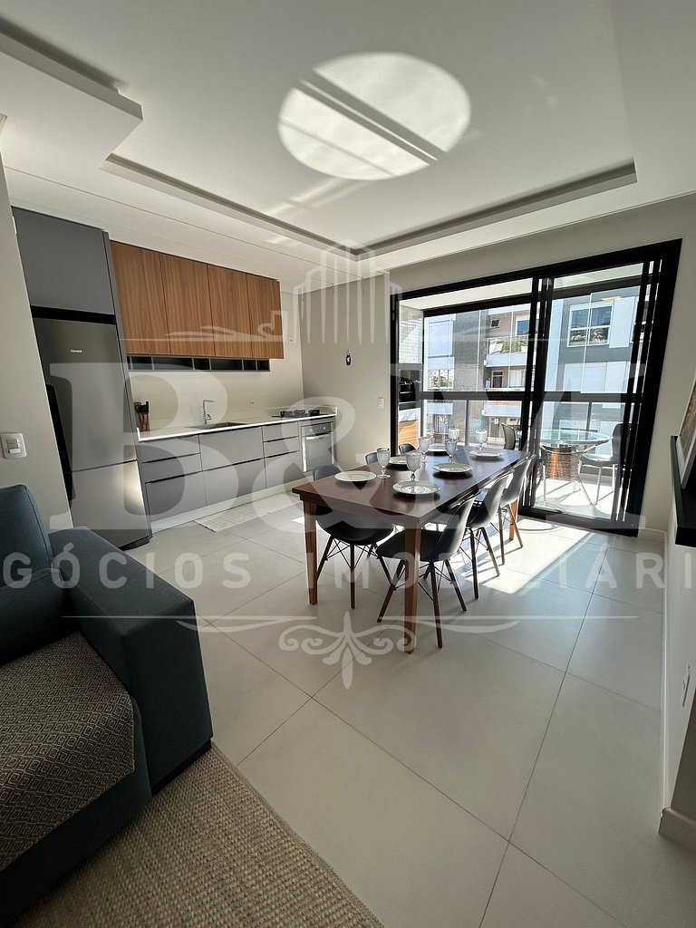 Apartamento em Bombas | 2 Suítes | 80m da Praia