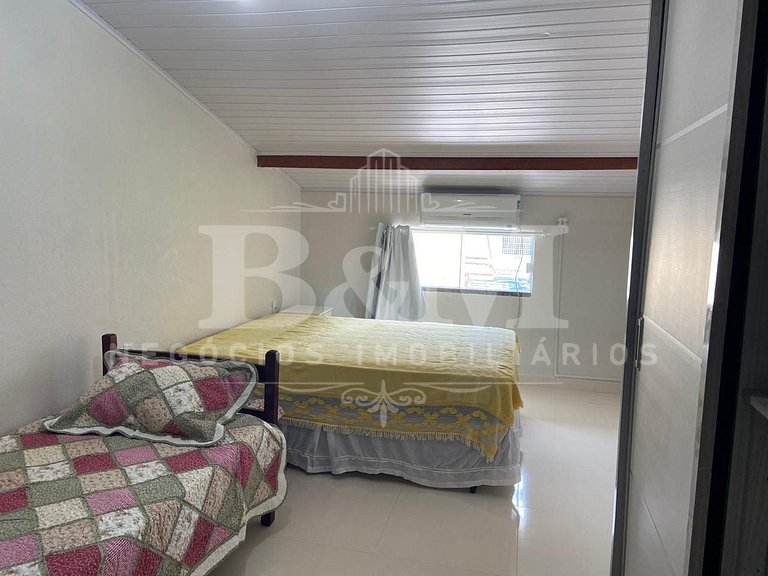 Casa em Bombas para até 10 pessoas – 450 metros da praia