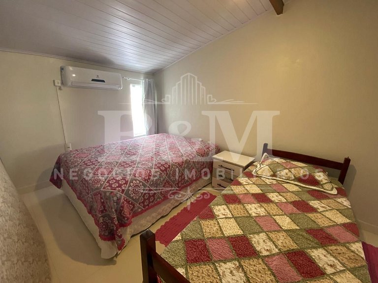 Casa em Bombas para até 10 pessoas – 450 metros da praia