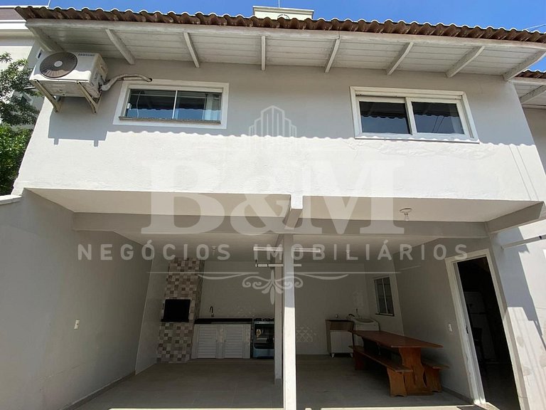 Casa em Bombas para até 10 pessoas – 450 metros da praia