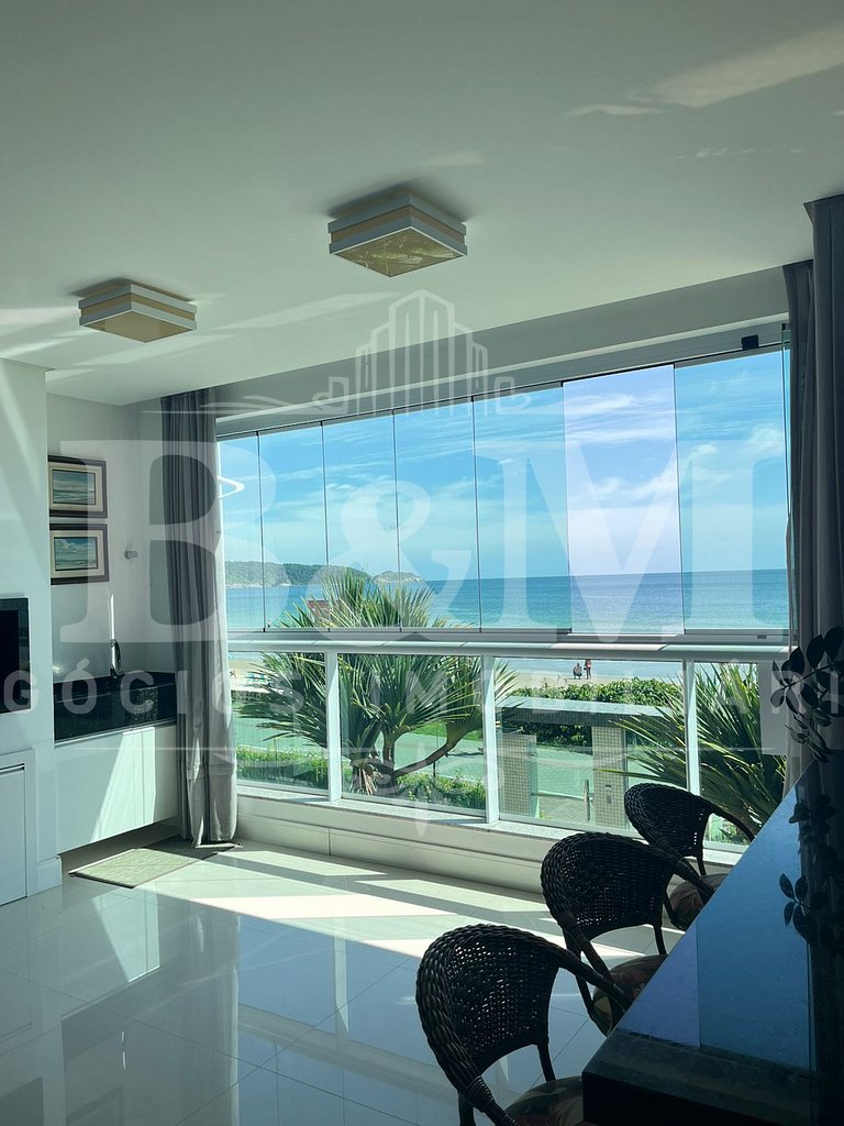 Lindo Apartamento pé na areia em Bombas