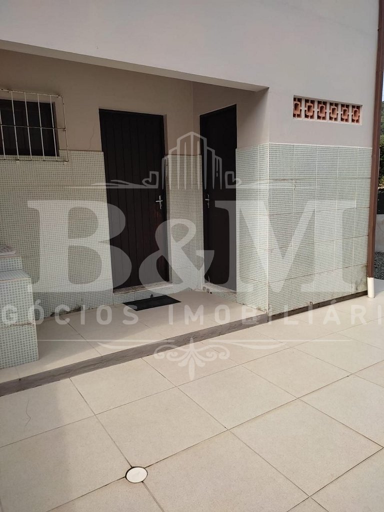 Casa com piscina em Bombas 300 metros do mar