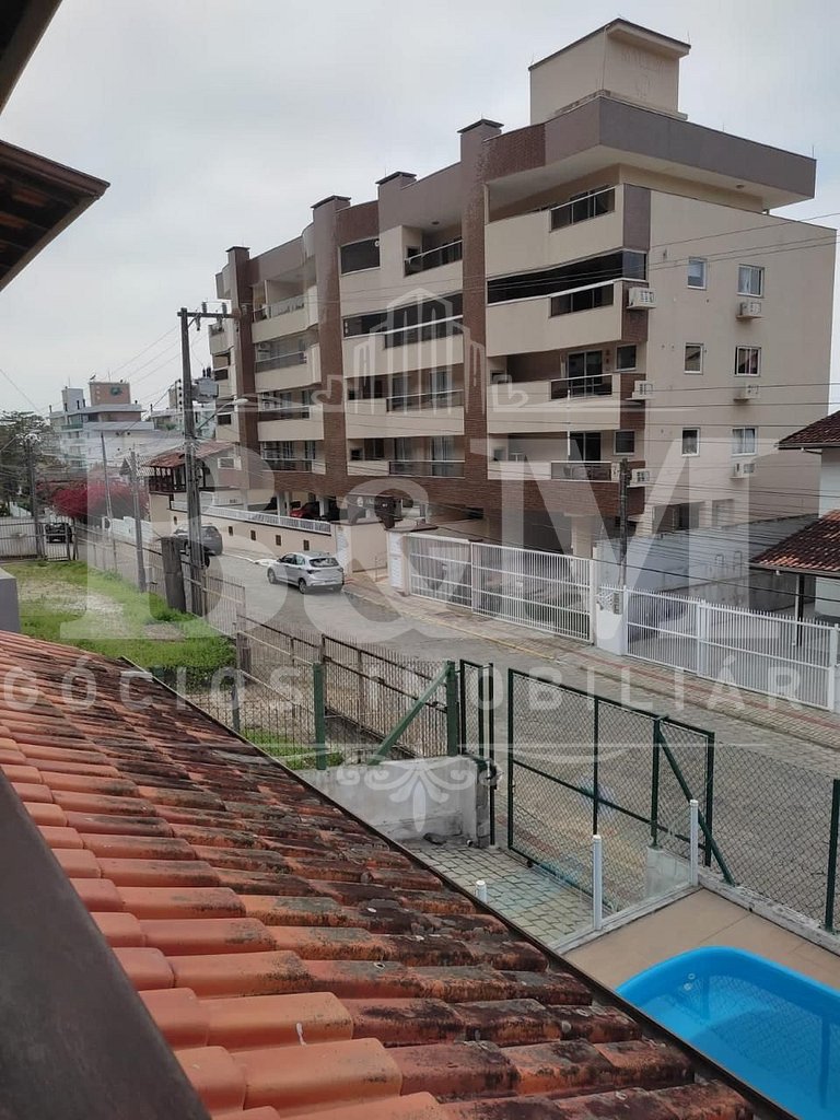 Casa com piscina em Bombas 300 metros do mar