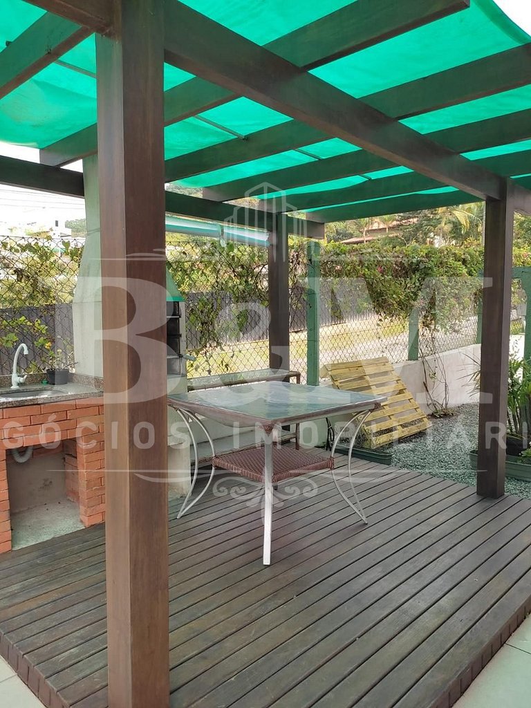 Casa com piscina em Bombas 300 metros do mar