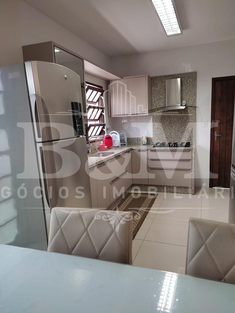 Casa com piscina em Bombas 300 metros do mar