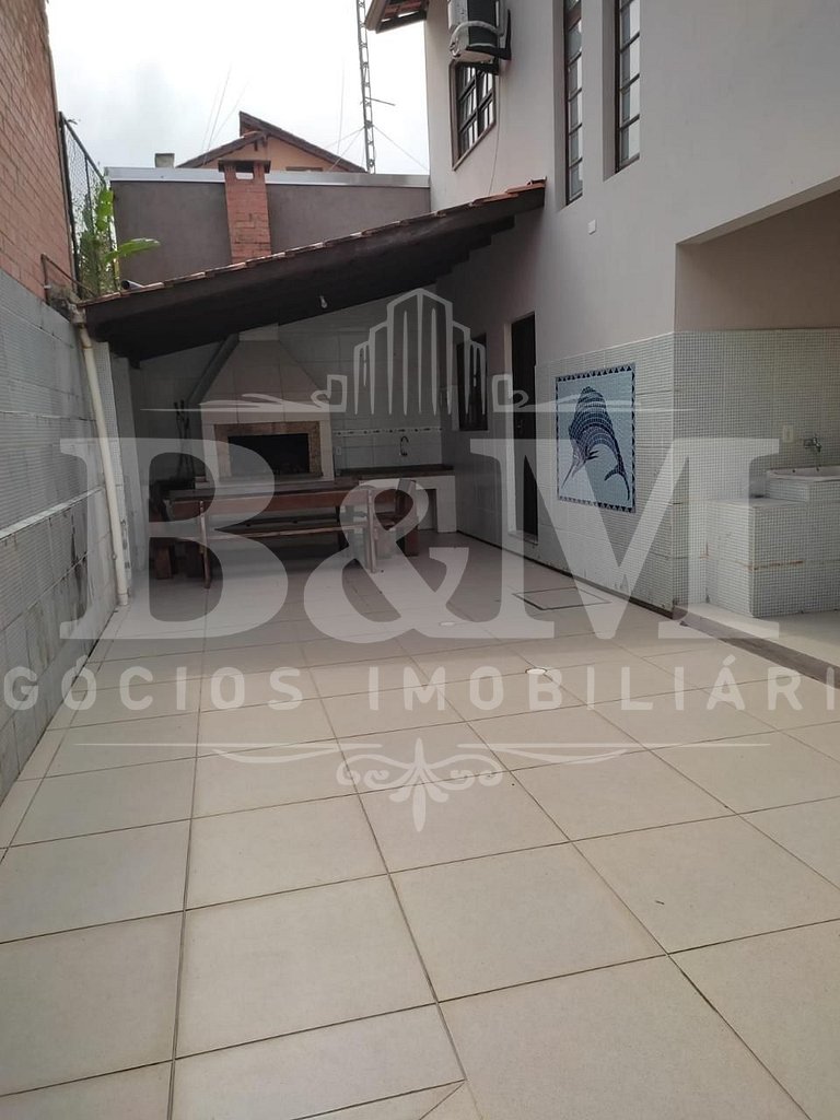 Casa com piscina em Bombas 300 metros do mar