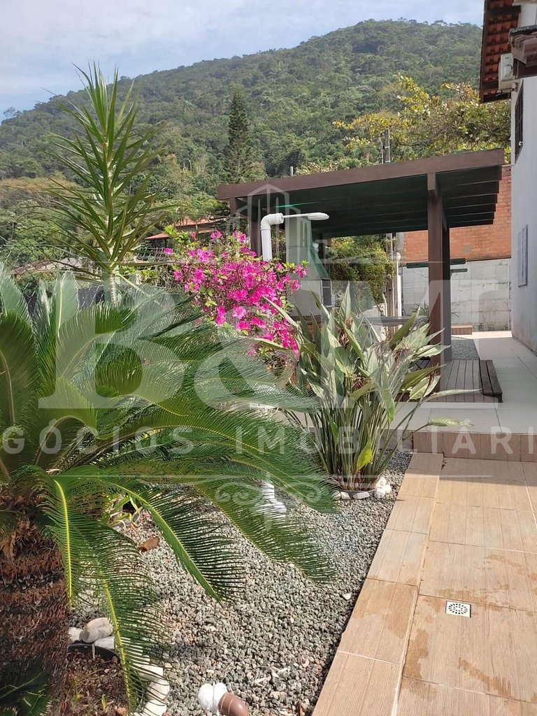 Casa com piscina em Bombas 300 metros do mar