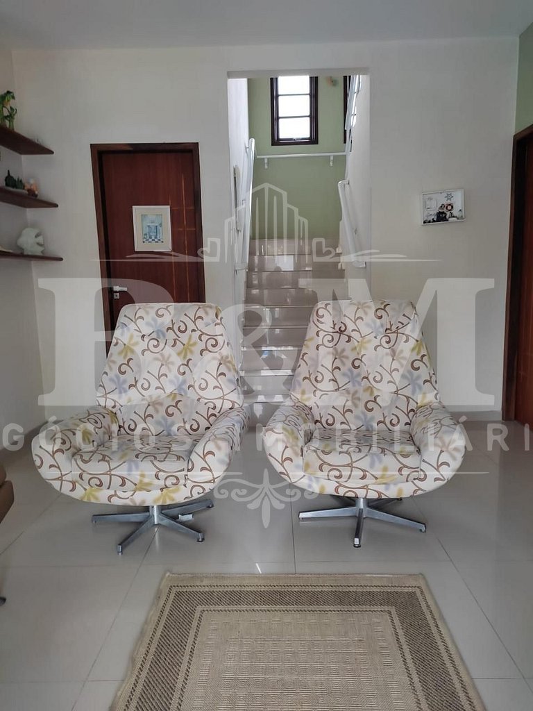 Casa com piscina em Bombas 300 metros do mar