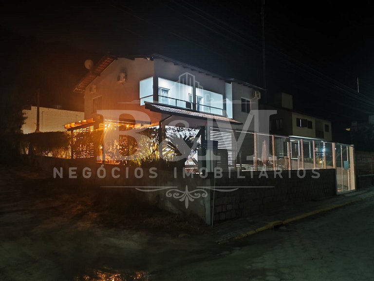 Aproveite suas férias em Bombas com conforto, espaço e local