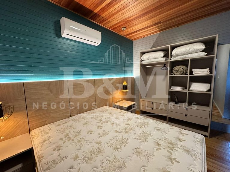 Casa com piscina ampla e confortável
